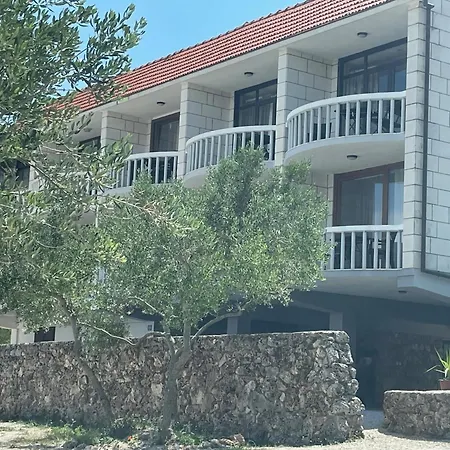 Nb Apartments By The Sea Lumbarda