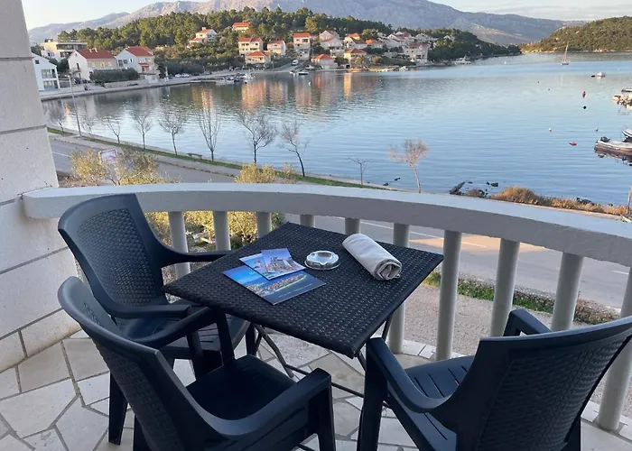 Nb Apartments By The Sea Daire Lumbarda