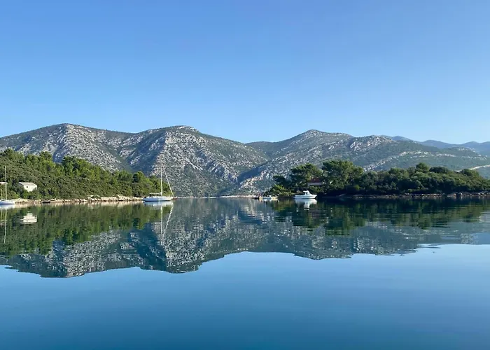 Nb Apartments By The Sea Daire Lumbarda