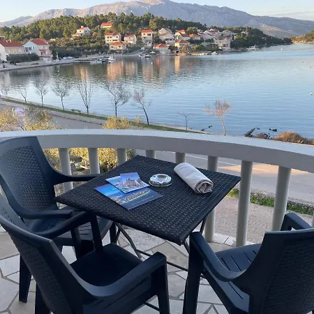 Ana By The Sea Apartman Lumbarda