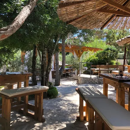 Ana By The Sea Lumbarda