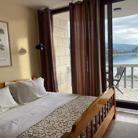 Ana By The Sea Apartmán *