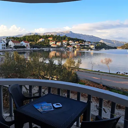 Ana By The Sea Lumbarda