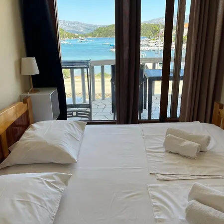 Ana By The Sea Apartmán *