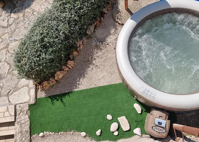 Nb By The Sea Lumbarda
